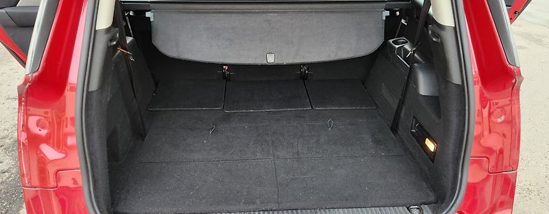 Citroën Grand C4 Picasso (2016) 1.6 HDI 7 MÍST ČR - fotka 21 z 43
