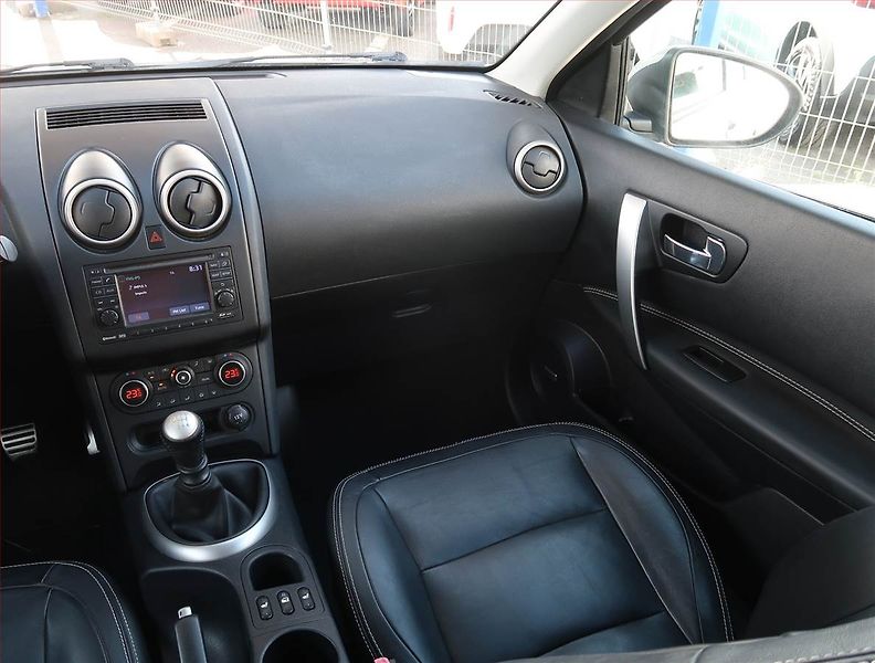 Hyundai Elantra (2012) 1.6, Tempomat, Park. senzory - fotka 8 z 16