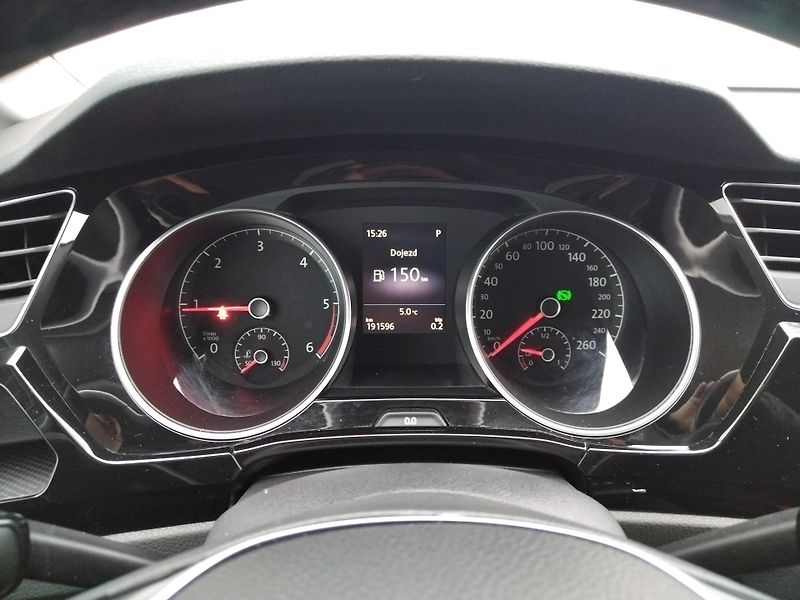 Volkswagen Touran 2.0 TDI  7DSG Highline - fotka 22 z 30