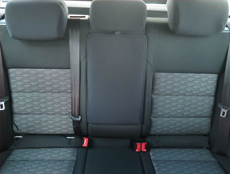 Škoda Octavia (2012) Ambition 1.6 TDI, Navi - fotka 10 z 20