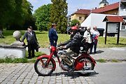 Historická vozidla a motorky projely v sobotu Českým lesem v rámci vyjížďky zvané Po pašeráckých stezkách.