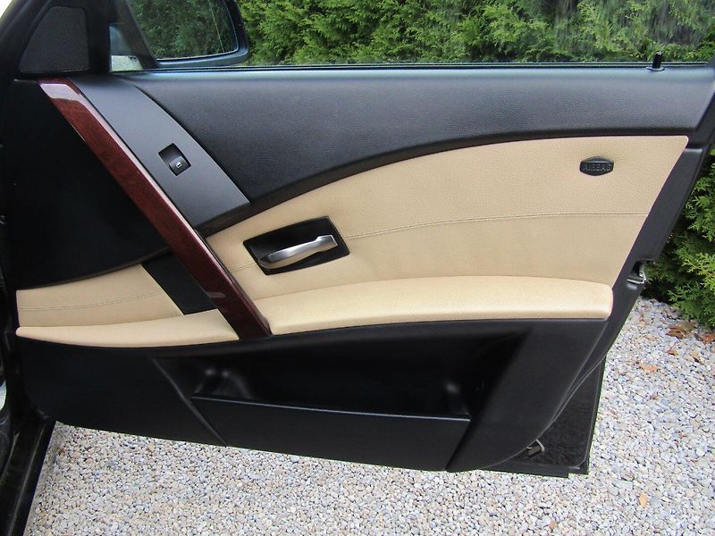 BMW Řada 5 (2006) 3.0D X-DRIVE 170kW - fotka 27 z 38