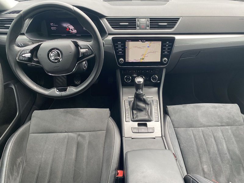 Škoda Superb (2022) 1.5 TSI Style+ - fotka 5 z 40