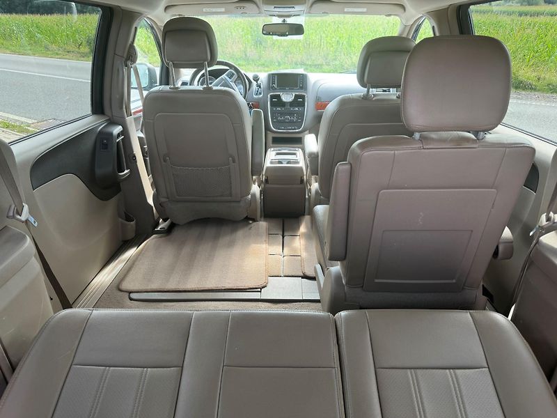 Chrysler Town & Country (2012) 3.6 RT Stown DVD 2012 - fotka 7 z 19