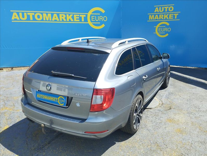 Škoda Superb 2,0 TDi 125 KW DSG - fotka 4 z 16