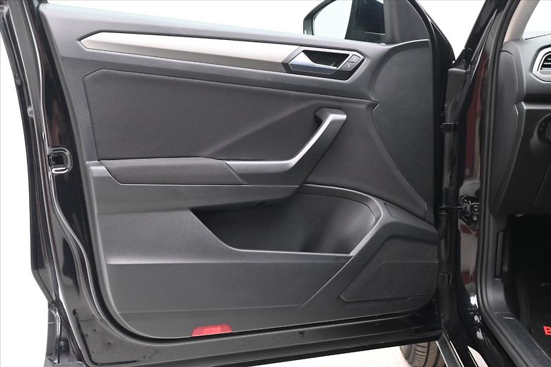 Volkswagen T-Roc 2,0 TDI 110kW Clever Navi Záru - fotka 24 z 30