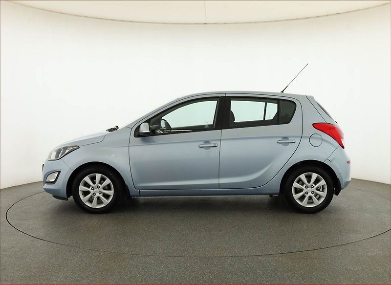Hyundai i20 (2013) 1.2, Serv.kniha - fotka 3 z 14