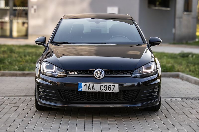 Volkswagen Golf - fotka 2 z 30