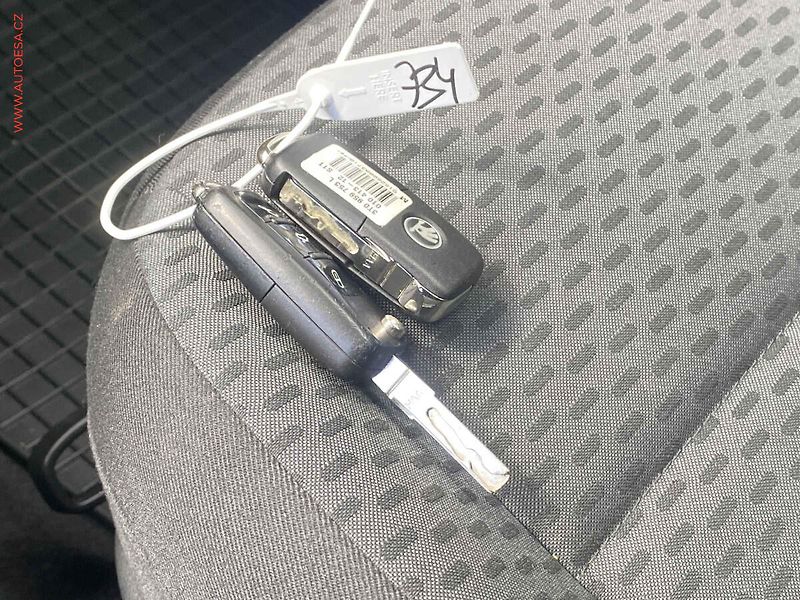 Škoda Roomster (2014) 1.2 TSi, Ambition, park.čidla - fotka 17 z 17