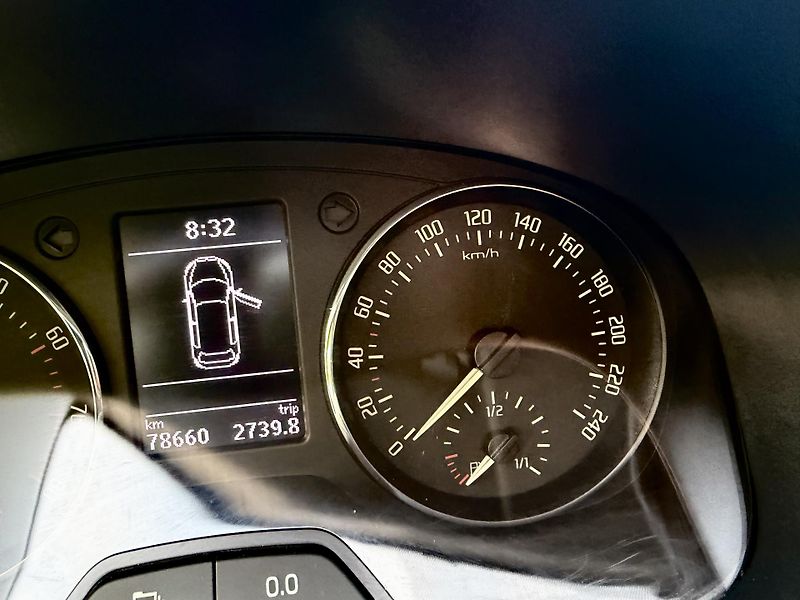 Škoda Fabia (2013) Škoda Fabia manuál  - fotka 8 z 15