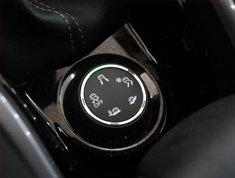 Peugeot 2008 (2019) Active 1.2 PureTech, Tempomat - fotka 12 z 15