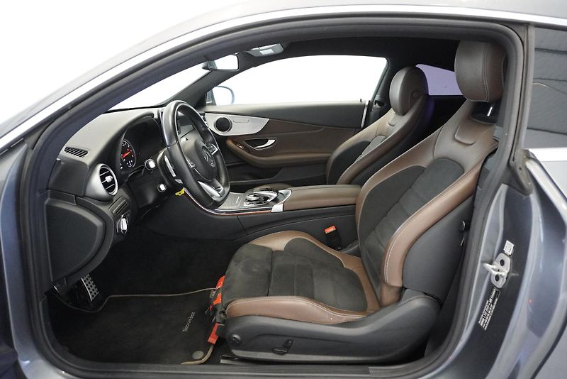 Mercedes-Benz Třídy C C 250 2.0-155 KW EDITION 1 - fotka 11 z 24