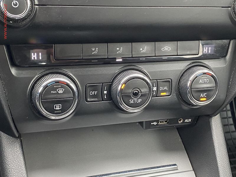 Škoda Octavia (2013) 1.6 TDi, 2.maj, AC, tempo - fotka 14 z 17