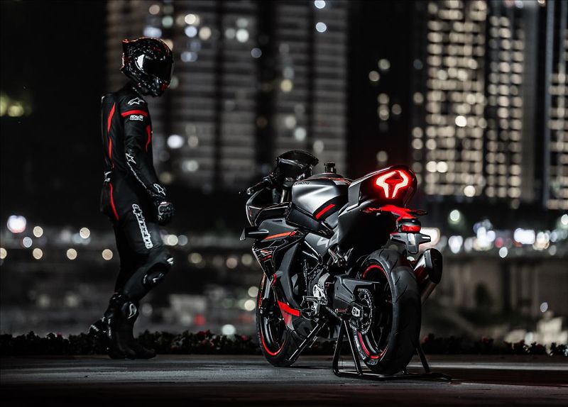 CFMOTO (2025) 450SR 25  E5+ - fotka 3 z 8