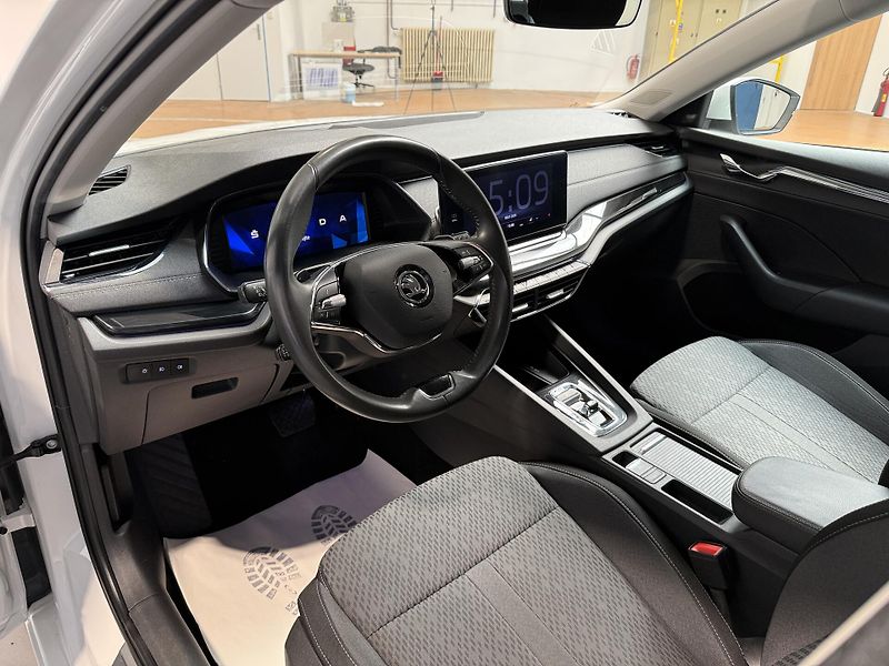 Škoda Octavia 2.0 TSI 140kW DSG Style Combi - fotka 5 z 23