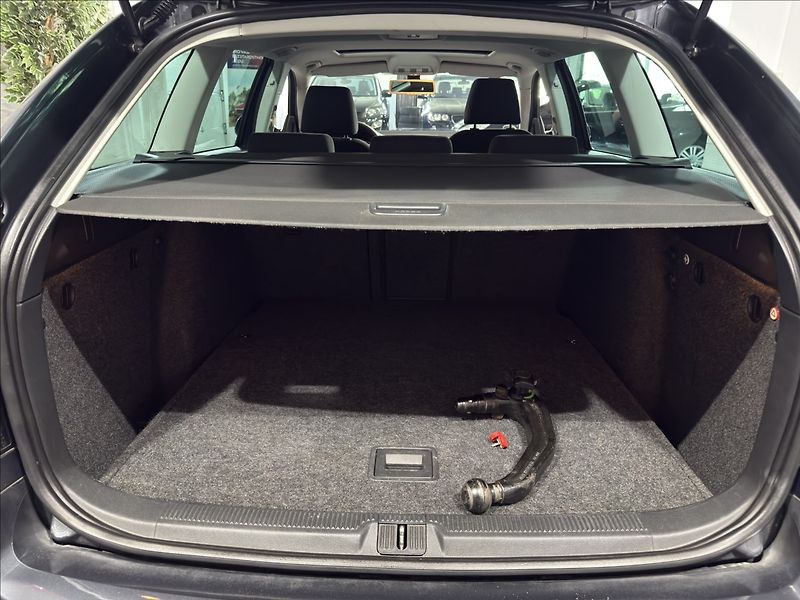 Škoda Octavia 1,4   TSI FAMILY XENON ŠÍBR TZ - fotka 29 z 45