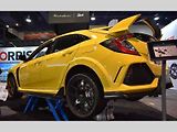 Tak trochu jiný Type-R. Tenhle má v každém zadním kole elektromotor, takže jde o AWD.