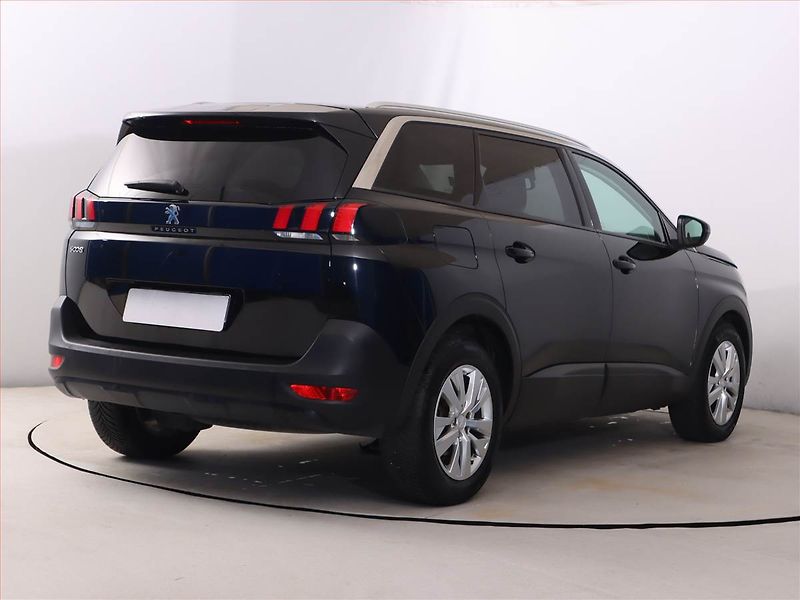 Peugeot 5008 (2020) 1.5 BlueHDi, Automat, 7 míst - fotka 5 z 23