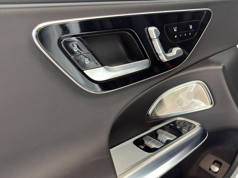 Mercedes-Benz Třídy E (2025) E 300 de 4MATIC kombi - fotka 8 z 22