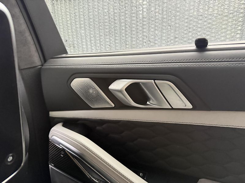 BMW X6 (2020) BMW X6M Competition - fotka 25 z 27