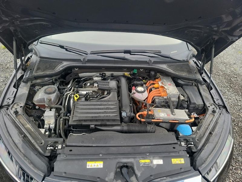 Škoda Octavia (2023) STYLE PLUS 1,4TSI 150kW DPH AT - fotka 10 z 16