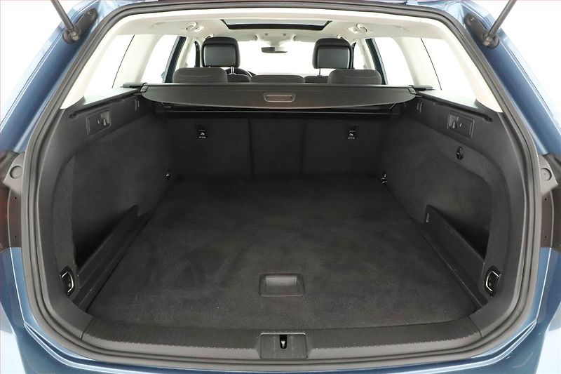 Volkswagen Passat (2015) 2.0 TDI, Automat, Navi - fotka 19 z 20