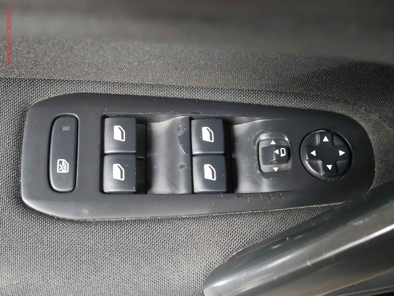 Peugeot 308 (2016) 2.0 HDi, Navigace - fotka 19 z 25