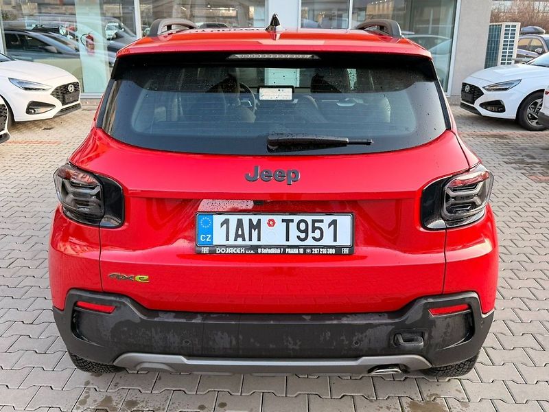 Jeep Avenger 4xe Upland 1.2 Turbo e-Hybrid - fotka 4 z 18