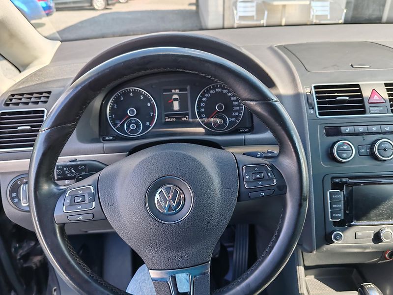 Volkswagen Touran 1.4 TSI CNG - fotka 10 z 22