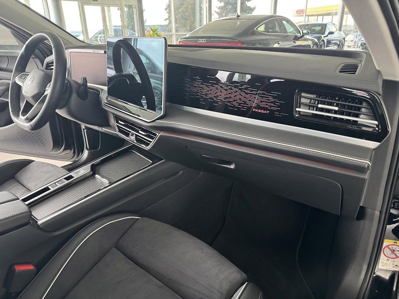 Volkswagen Passat Variant 1,5 eTSI DSG*REZERVACE! - fotka 11 z 41
