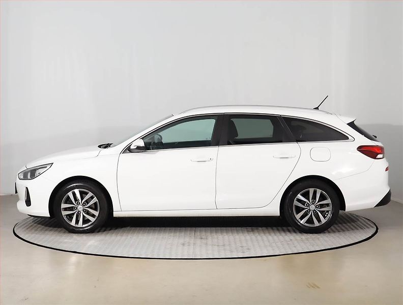 Hyundai i30 (2017) 1.4 CVVT, Tempomat - fotka 3 z 20