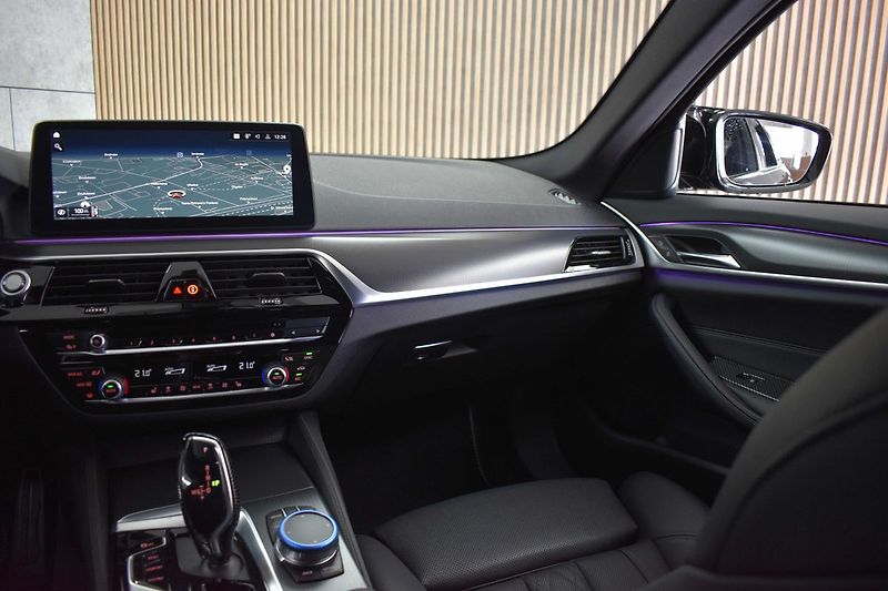 BMW Řada 5 520d xD ///M*ZÁRUKA*TAŽNÉ*ČR* - fotka 10 z 42