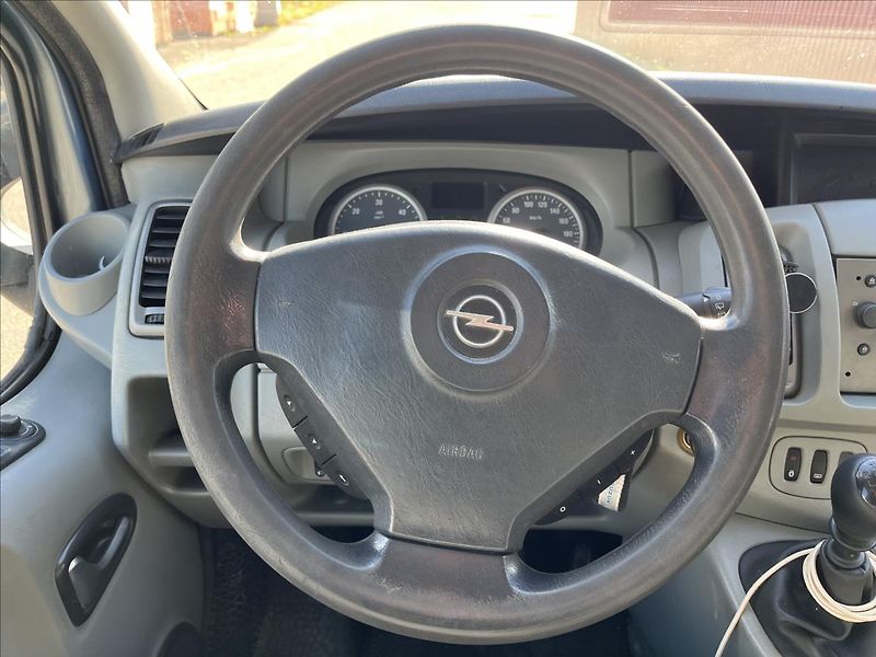 Opel Vivaro 2,5 CDTi 9.MÍST ROZVODY TAŽNÉ - fotka 15 z 37