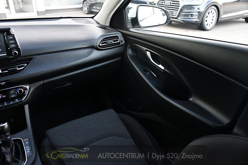 Hyundai i30 1,6CRDi STYLE AT TAŽNÉ - fotka 23 z 48