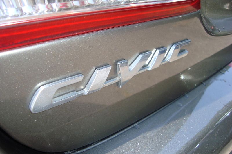 Honda Civic (2010) 1.8 i-vtec,ČR,1.Maj.Pra.servis - fotka 23 z 66