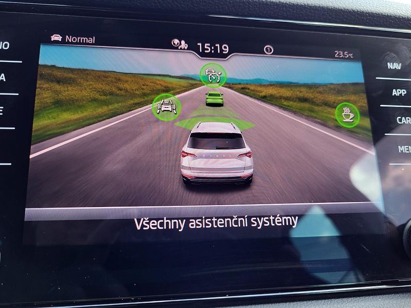 Škoda Karoq 1.5 TSI 110kW DSG SPORTLINE  - fotka 17 z 45