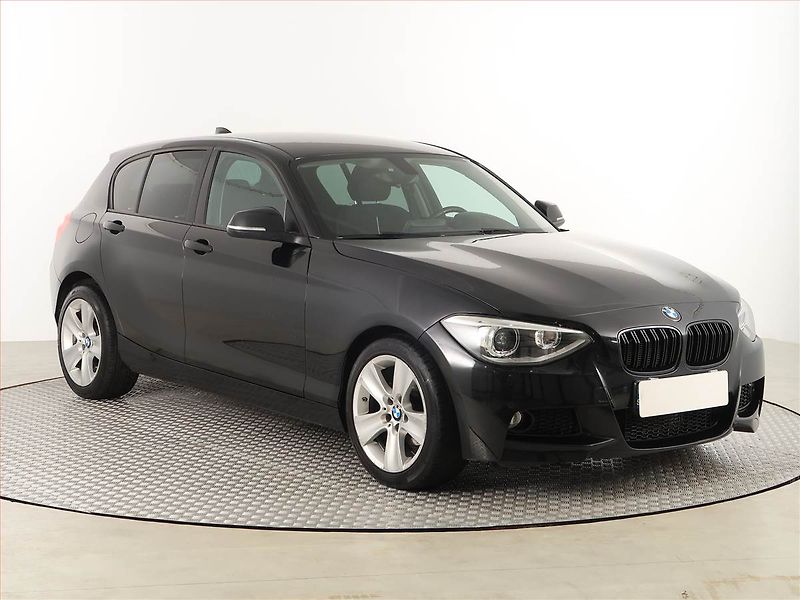 BMW Řada 1 (2014) Comfort 114i, Xenony, Tempomat - fotografie inzerátu