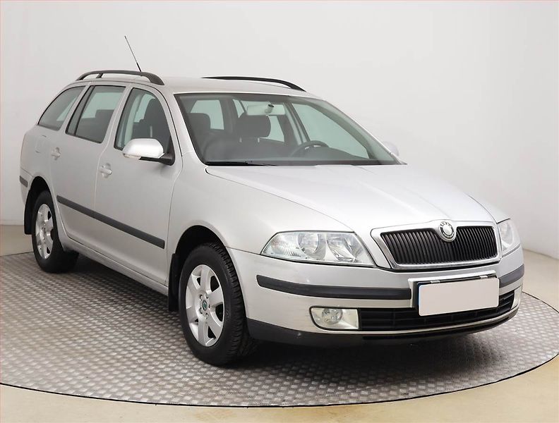 Škoda Octavia (2007) Ambiente 1.6, nová STK, Tažné - fotografie inzerátu