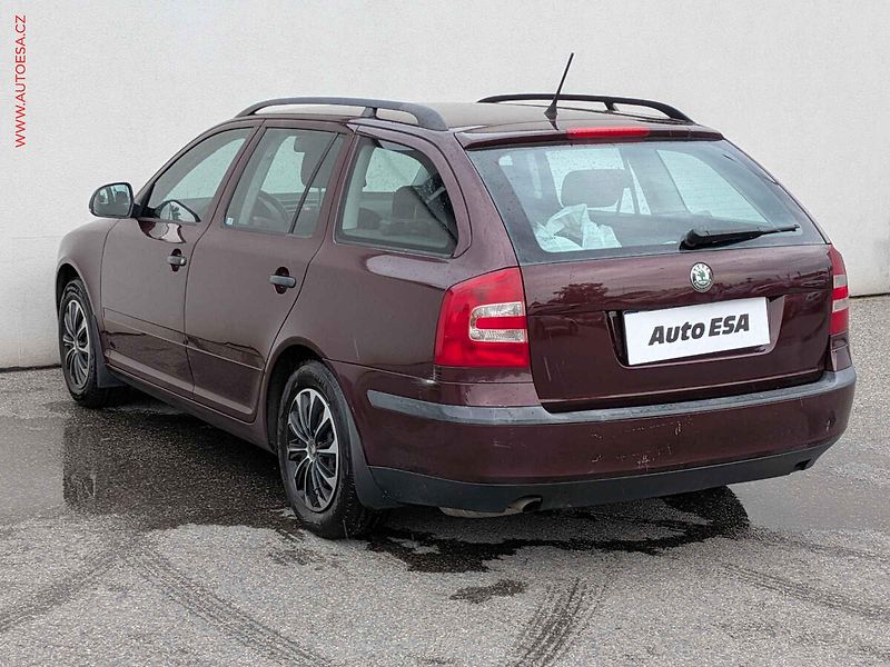 Škoda Octavia (2011) 1.6 MPi, ČR, Klima - fotka 4 z 13