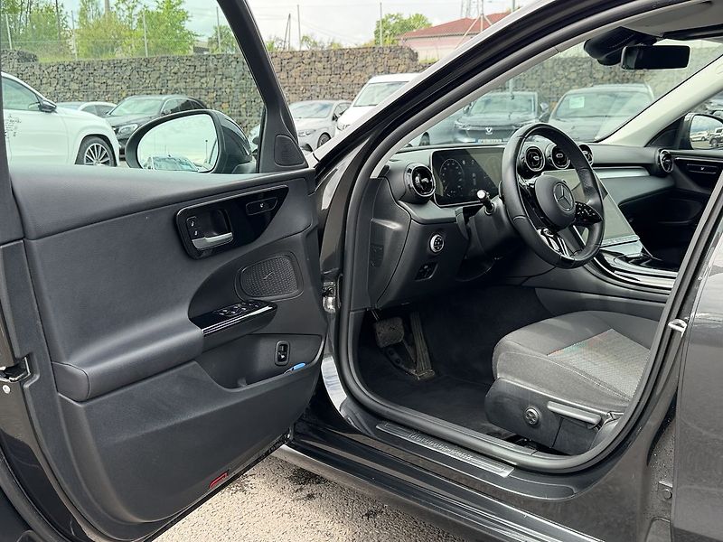 Mercedes-Benz Třídy C 220d Advantage, LED - fotka 22 z 32