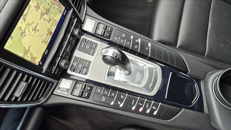 Porsche Panamera 3,0 309 KW Sport Chrono DPH - fotka 14 z 25