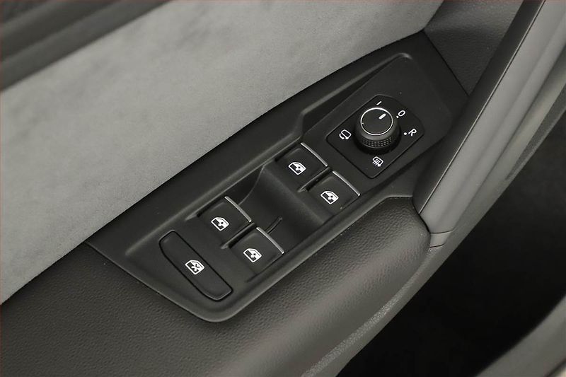 Volkswagen Tiguan (2021) R-Line R 2.0 TSI - fotka 10 z 19