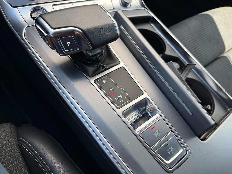 Audi A7 S-line  45TFSI 195kW - fotka 12 z 30