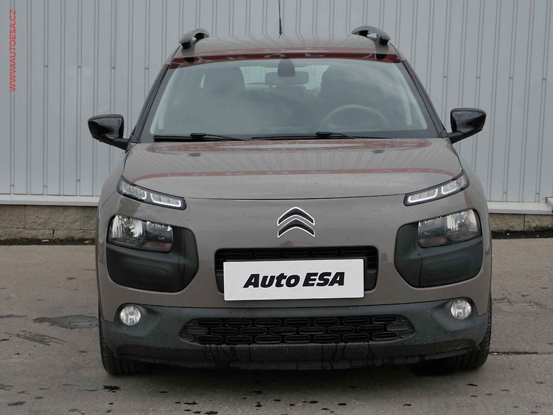 Citroën C4 Cactus (2015) 1.2 PT, ČR, AC, tempo, park - fotka 2 z 21