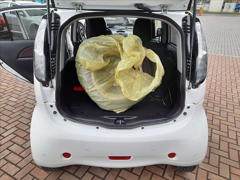 Mitsubishi Ostatní I-MIEV SOH 82,6 - fotka 10 z 15