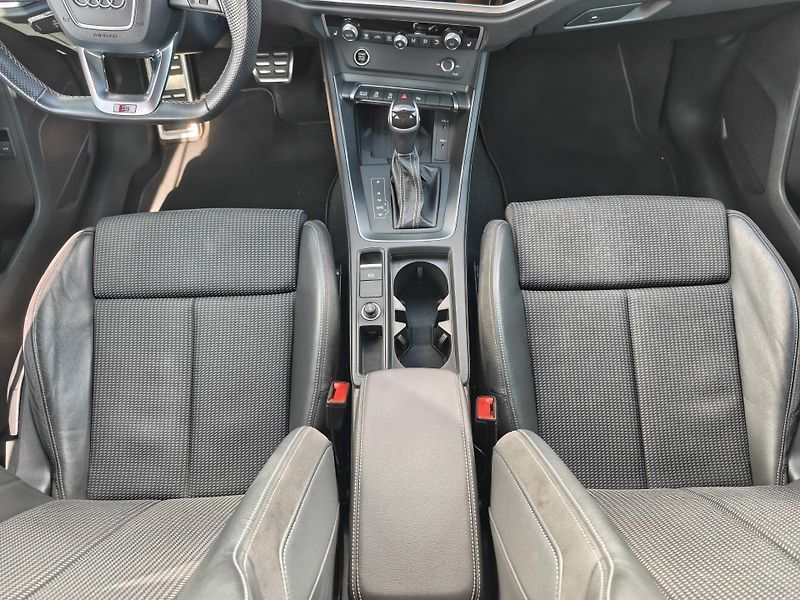 Audi Q3 35 S line STT 1,5TFSI CoD - fotka 9 z 24