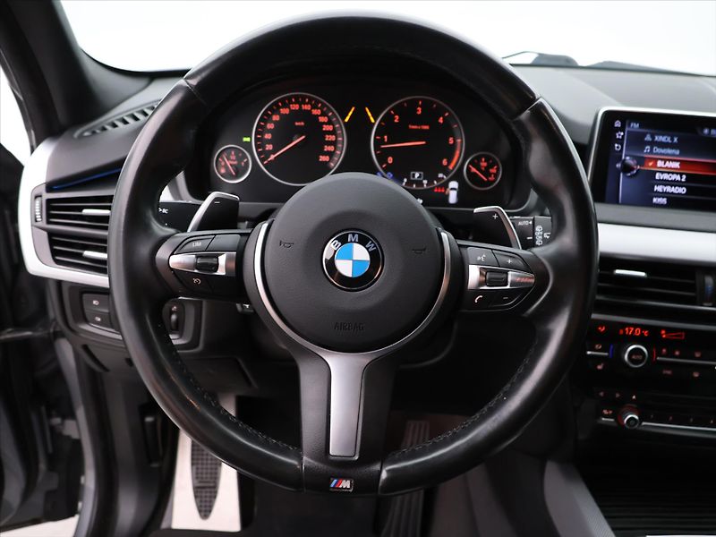 BMW X5 3,0 M50d 280kW xDrive Aut. CZ - fotka 19 z 39