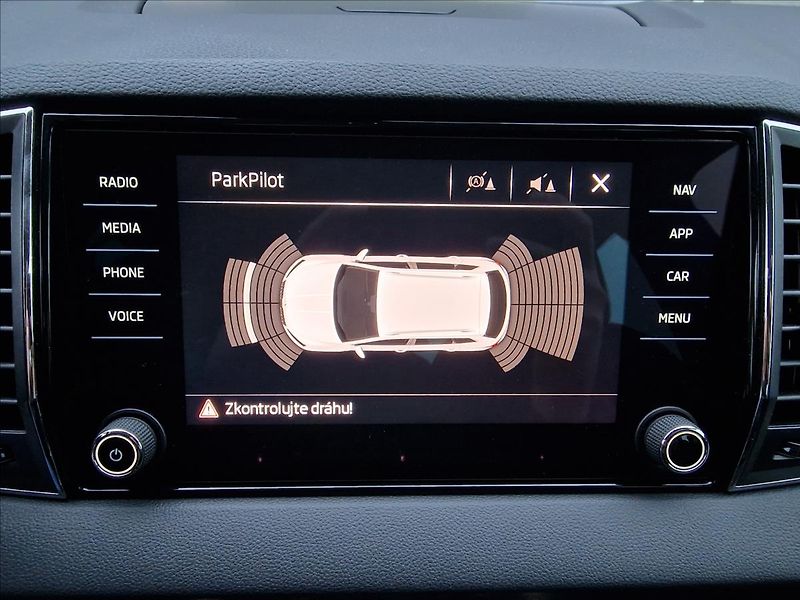 Škoda Karoq 2.0 TDI 110kW Style,ČR,1.Maj. - fotka 26 z 50