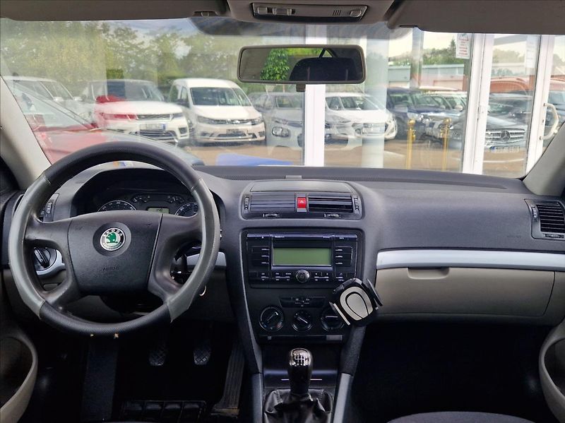 Škoda Octavia 2,0 TDi 103kW AC NOVÝ OLEJ - fotka 19 z 31