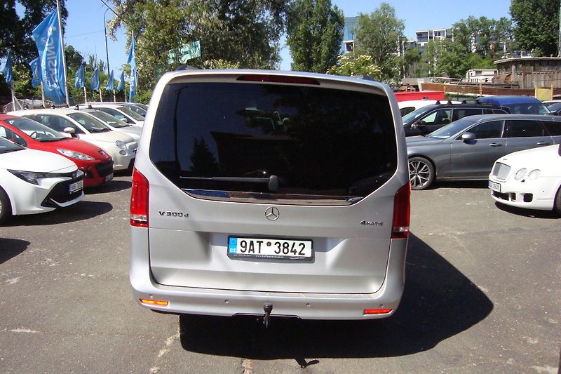 Mercedes-Benz Třídy V (2023) 300d 4-M,Extra Long,ČR,1.M.6m - fotka 6 z 71